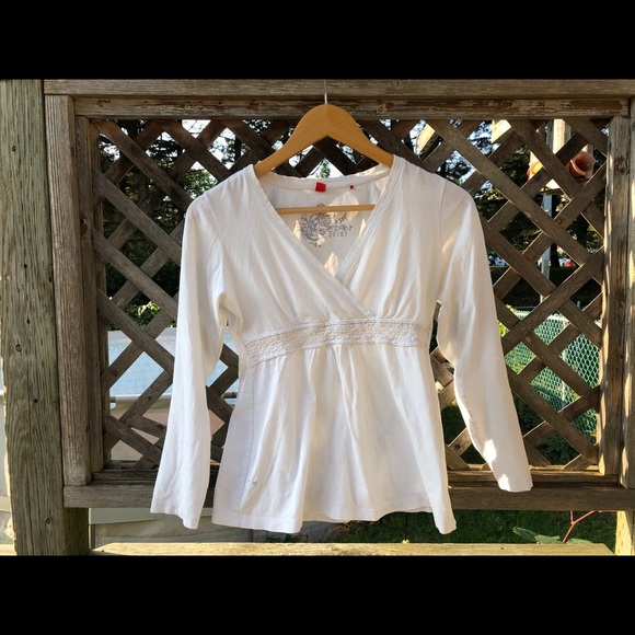 🤠White Flowy Blouse Top👅 - Picture 2 of 5